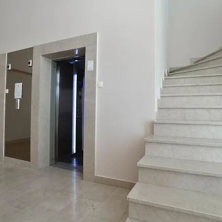 Luxury With 3 Bedrooms In Near The Appartamento *