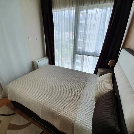 Luxury With 3 Bedrooms In Near The Appartamento