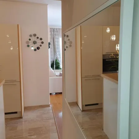 Luxury With 3 Bedrooms In Near The